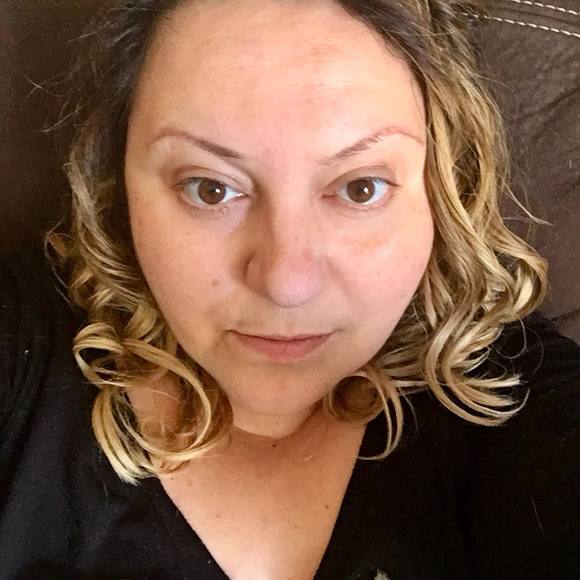 Meet your Posher, Noemi - Picture 1 of 1